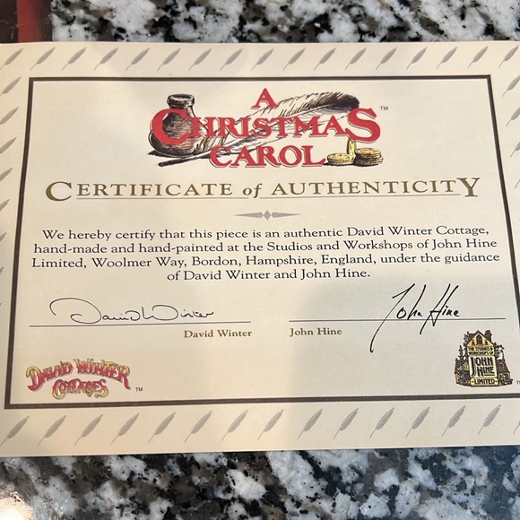 David Winter Cottage A Christmas Carol SIGNED! - Picture 9 of 9